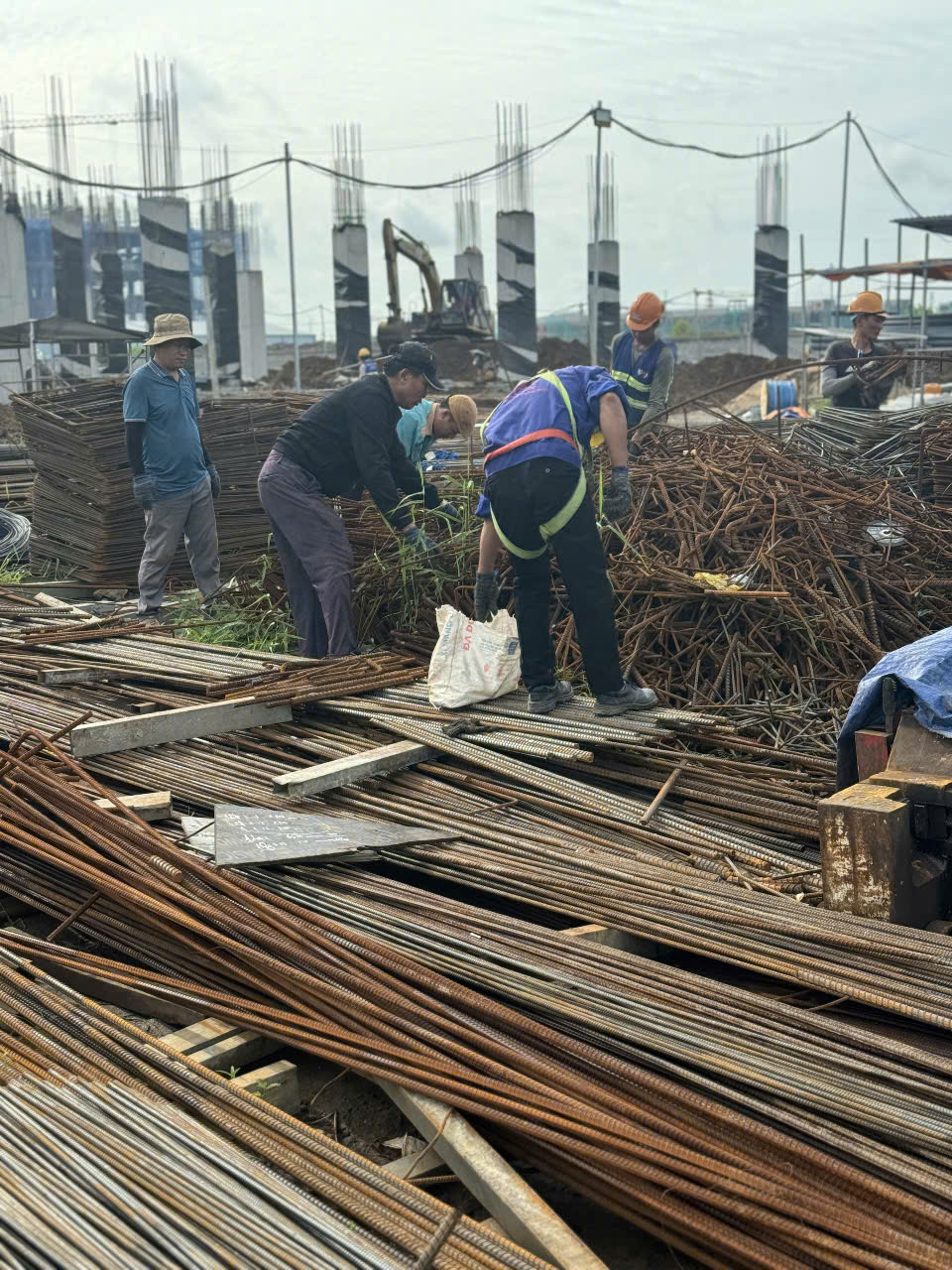 Thu mua sắt công trình